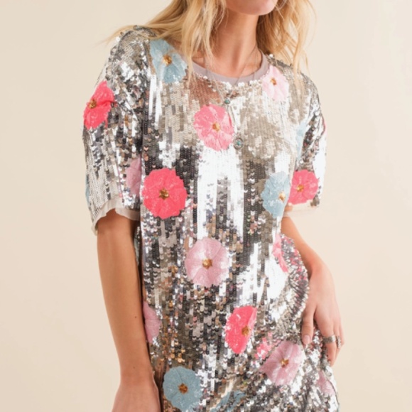 NWT!! Blue B!! Sequin Multi Flower T Shirt Mini Dress, Sizes: S, M & L - Picture 4 of 15